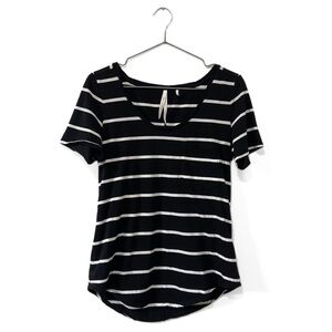 Babaton | Aritzia Black/White Striped Scoop-Neck Casual T-Shirt Size Small